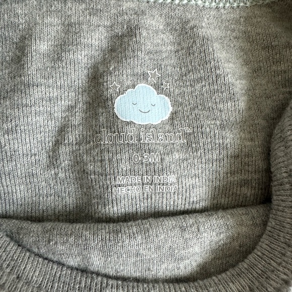 3 pack Cloud Island onesies - Picture 2 of 4